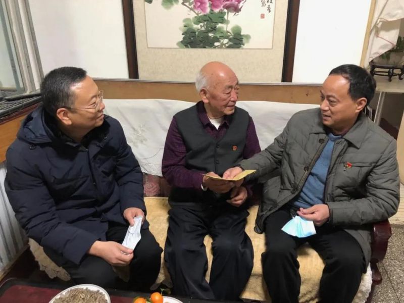 弘義集團開(kāi)展春節前走訪(fǎng)慰問(wèn)生活困難黨員、老黨員、老干部活動(dòng)